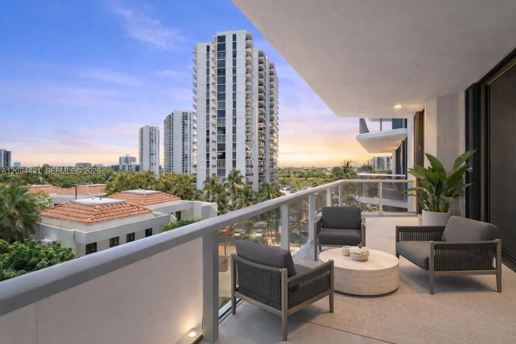 20281 E Country Club Drive #403, Aventura