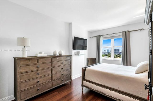 5 of 16 - 3000 Coral Way #1610, Miami, FL