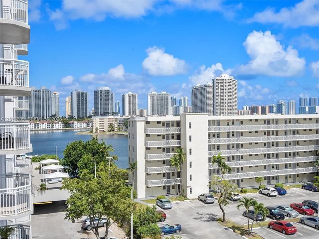 18021 Biscayne Boulevard #603, Aventura