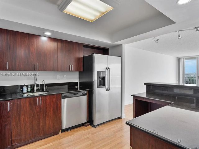 4 of 24 - 18021 Biscayne Boulevard #603, Aventura, FL