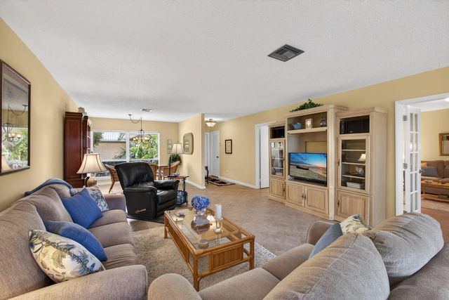 2 of 36 - 17 Se Turtle Creek Drive #d, Jupiter, FL