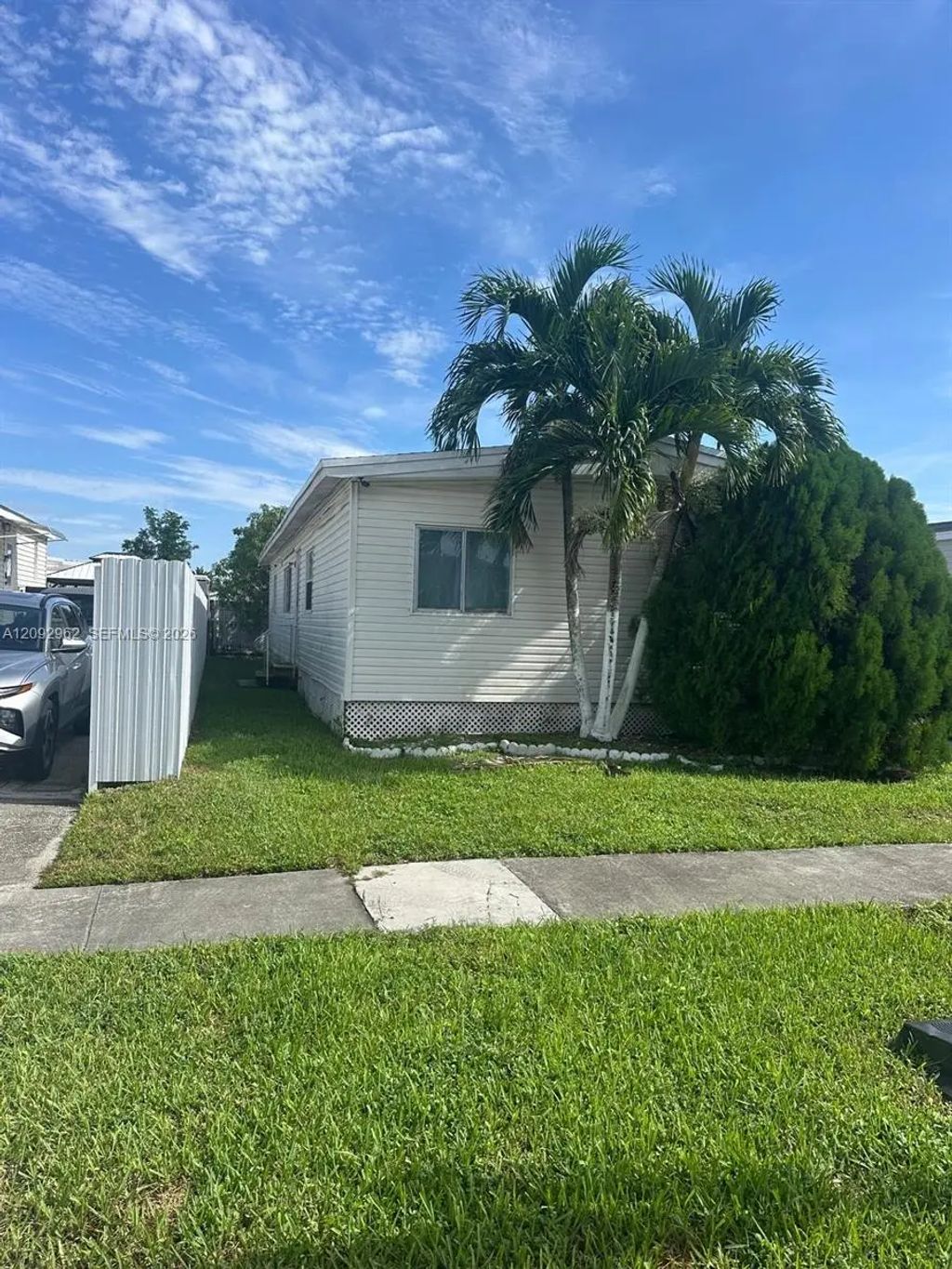 21551 Nw 3rd Place, Pembroke Pines
