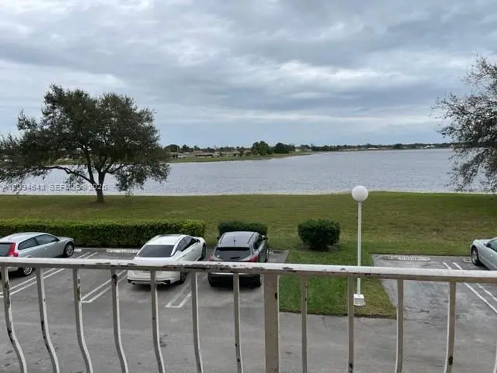 470 Executive Center Drive #2e, West Palm Beach