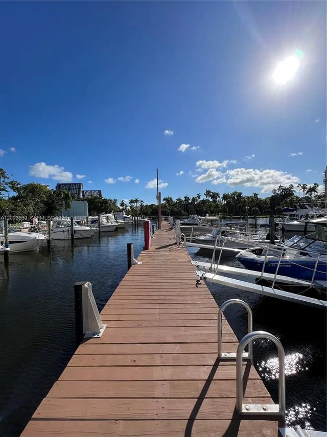 3 of 16 - 1700 N River Drive, Miami, FL