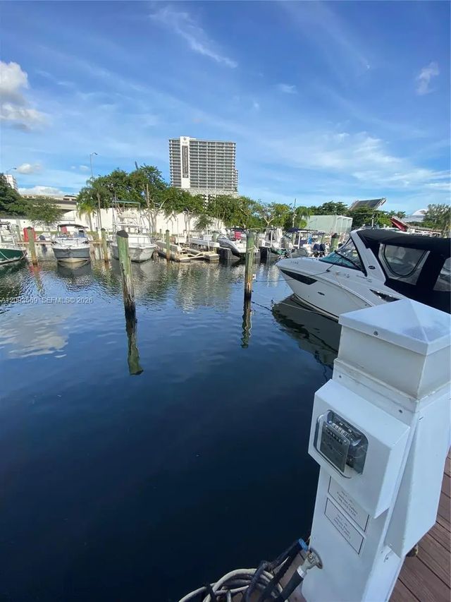 5 of 16 - 1700 N River Drive, Miami, FL