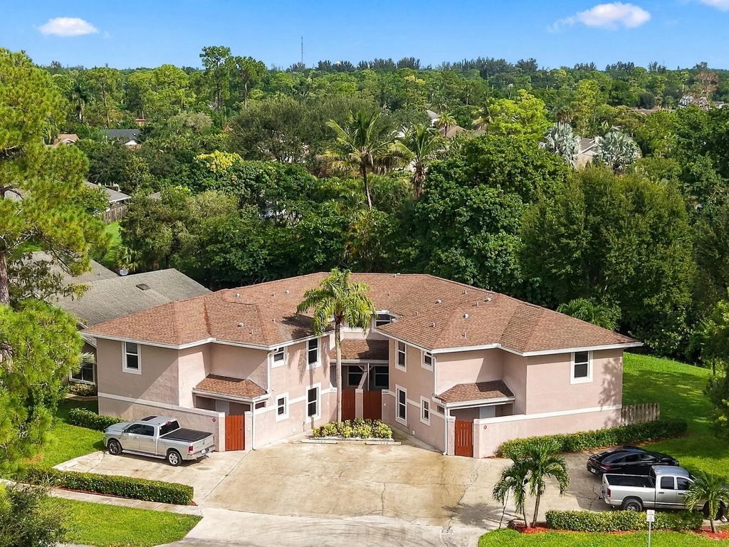 1031 Goldenrod Road, Wellington