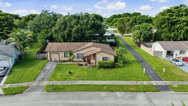 3 of 11 - 908 Cardinal Place, Homestead, FL