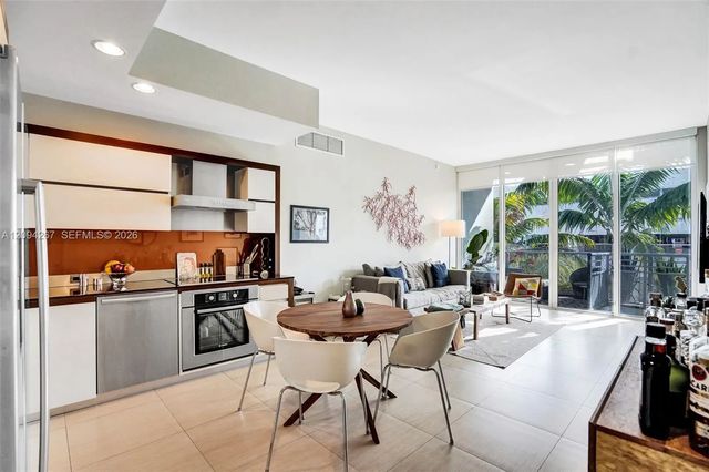 3 of 40 - 2100 Park Avenue #310, Miami Beach, FL