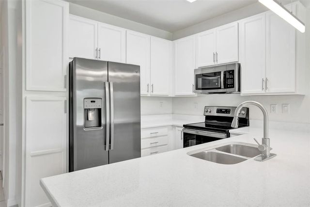 4 of 31 - 4748 Sw 63rd Terrace, Davie, FL