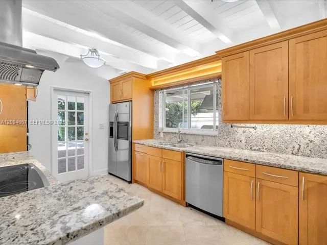 4 of 13 - 1232 Ne 88th Street, Miami, FL