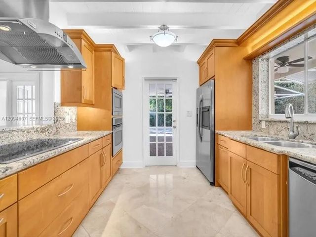 5 of 13 - 1232 Ne 88th Street, Miami, FL