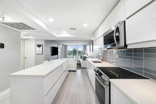 3 of 43 - 155 Isle Of Venice Drive #501, Fort Lauderdale, FL