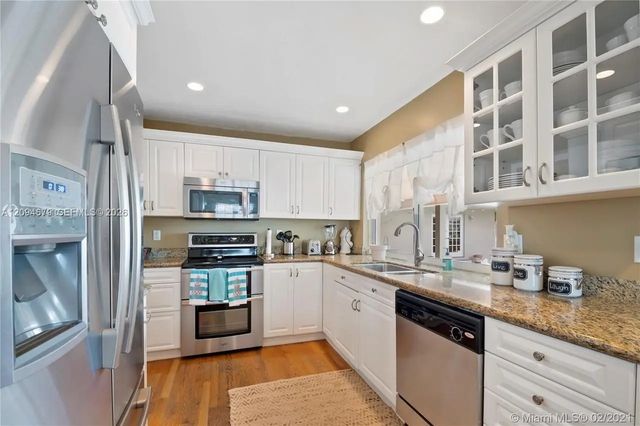 4 of 6 - 16220 Sw 88th Ave Road, Palmetto Bay, FL