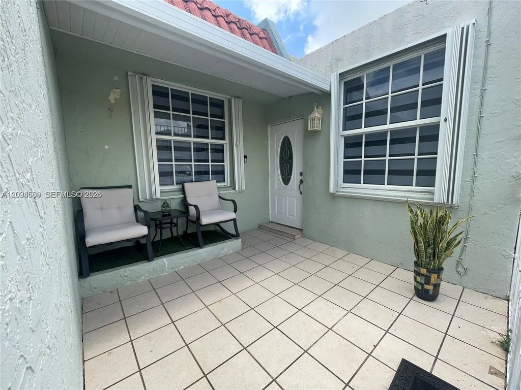 961 W 37th Terrace #30, Hialeah