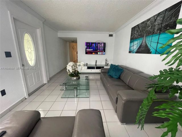2 of 16 - 961 W 37th Terrace #30, Hialeah, FL