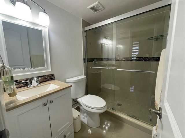 5 of 16 - 961 W 37th Terrace #30, Hialeah, FL