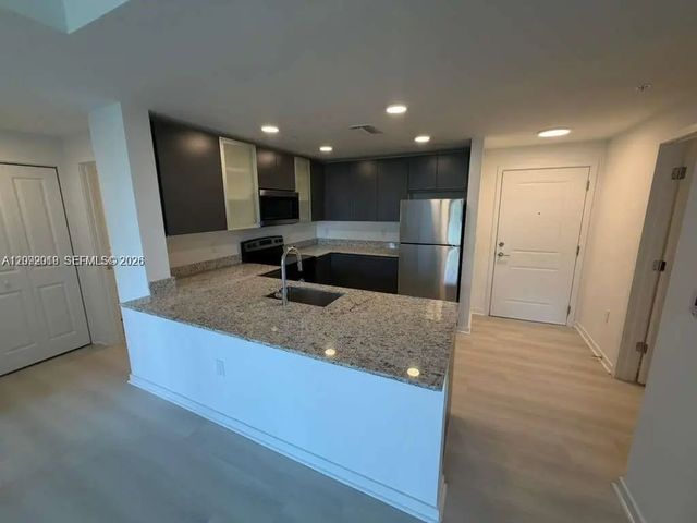 3 of 32 - 5563 Millenia Park Boulevard #206, Orlando, FL