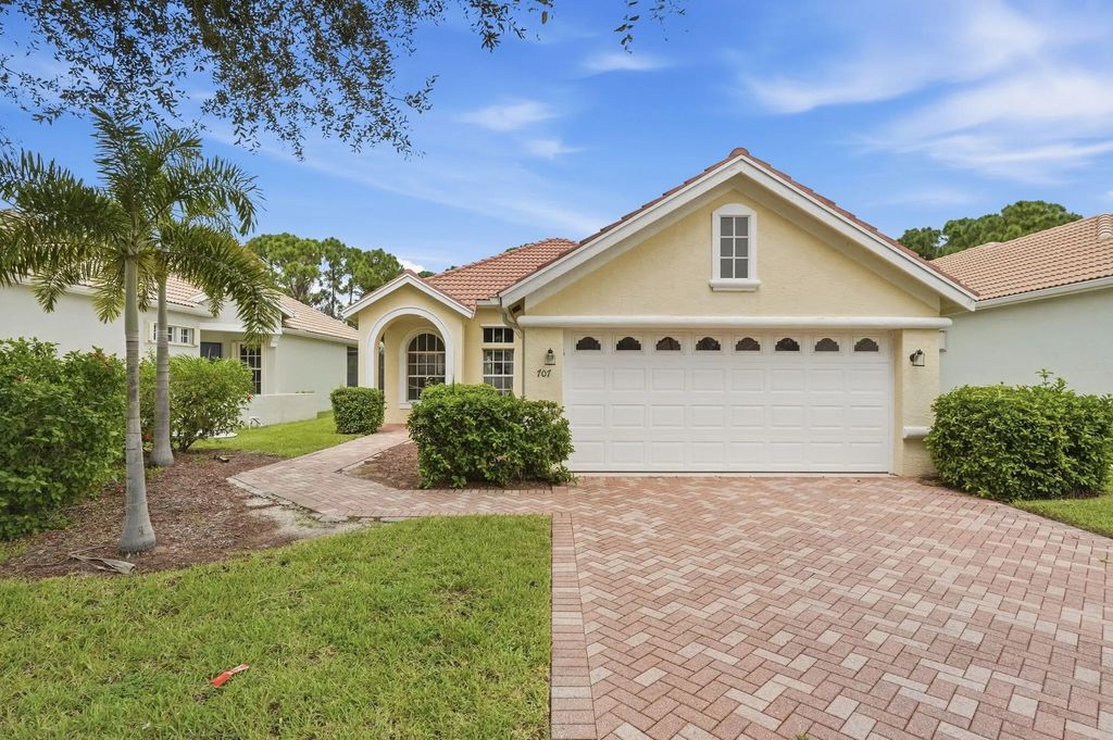 707 Sw San Salvador Cove, Port St. Lucie