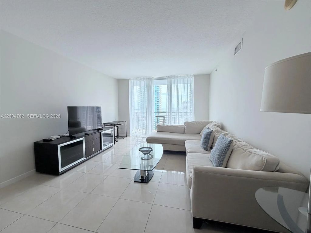 325 S Biscayne Boulevard #3015, Miami