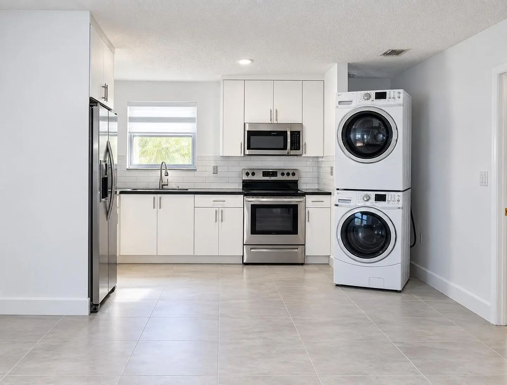 7327 Sw 22nd Street #2, Miami