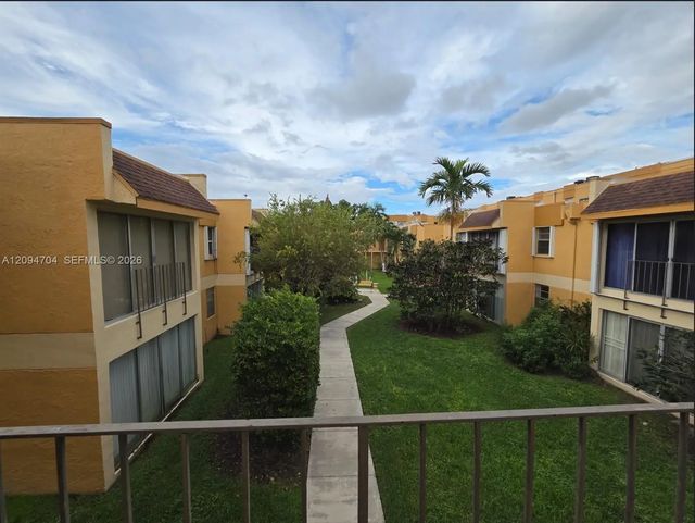 4 of 7 - 9300 W Flagler Street #214c, Miami, FL