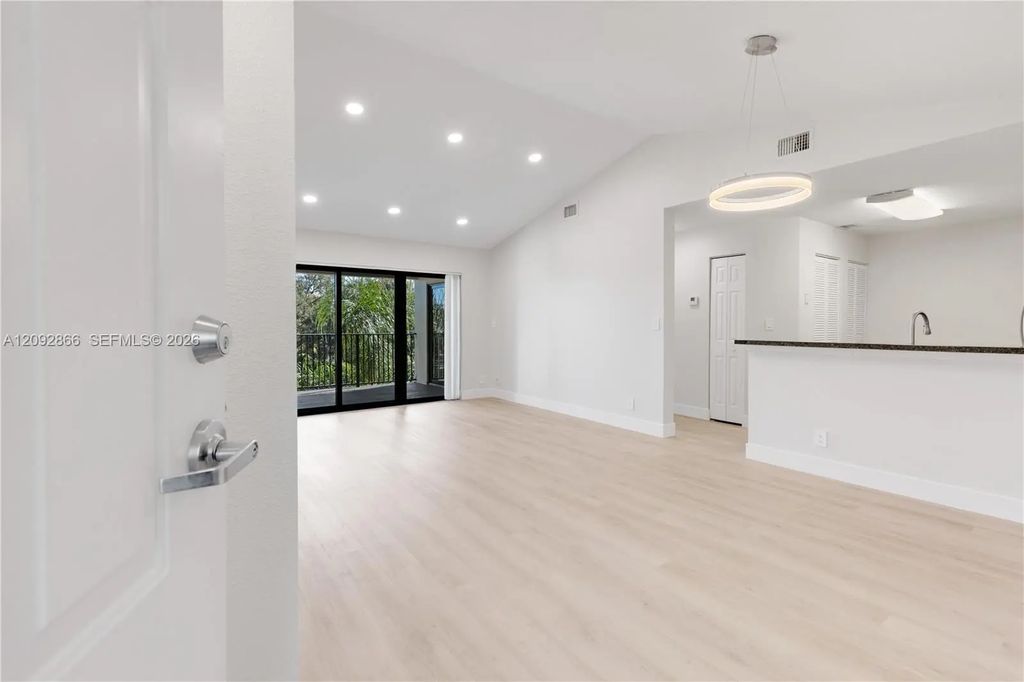 10125 W Sunrise Boulevard #302, Plantation
