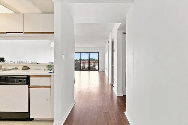 2 of 29 - 10253 Nw 9th St Circle #407-6, Miami, FL