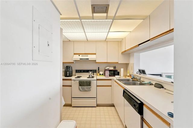 3 of 29 - 10253 Nw 9th St Circle #407-6, Miami, FL