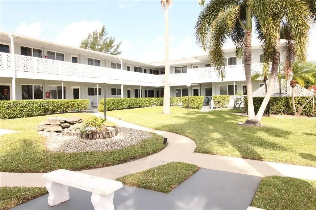 600 Layne Boulevard #123, Hallandale Beach