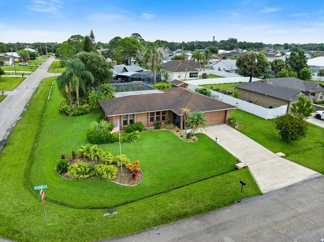 3 of 33 - 297 Sw Grove Avenue, Port St. Lucie, FL