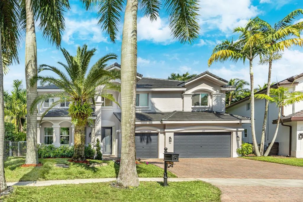 1879 Hidden Trail Lane, Weston