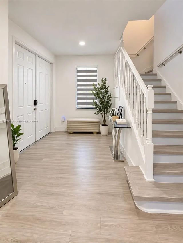 4 of 32 - 8830 Nw 101st Place, Doral, FL