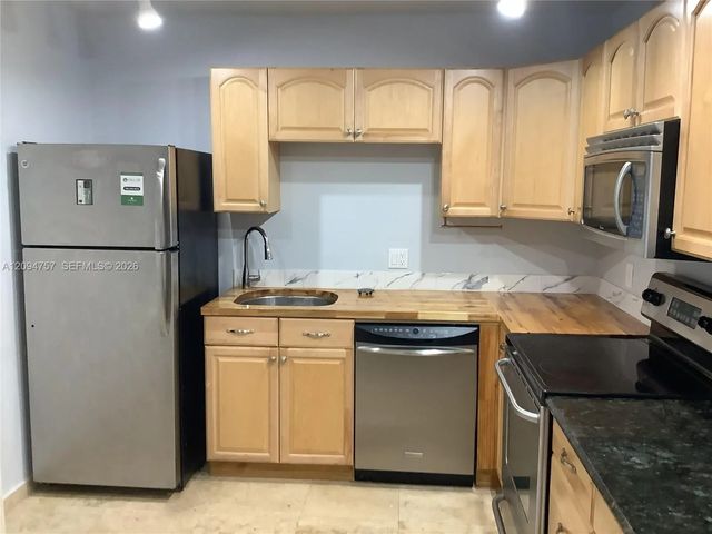 3 of 8 - 2801 Ne 183rd Street #111w, Aventura, FL