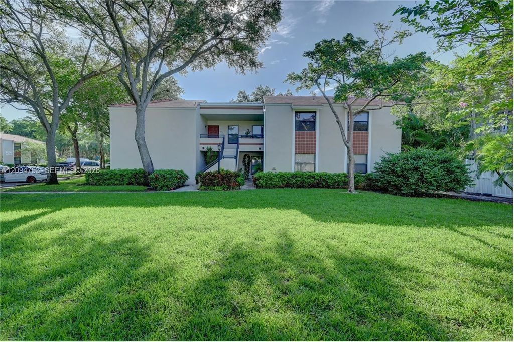 9858 Nw 3rd Street #9858, Plantation
