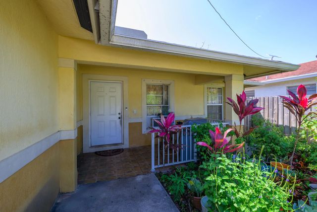 3 of 28 - 631 S A Street #631, Lake Worth Beach, FL