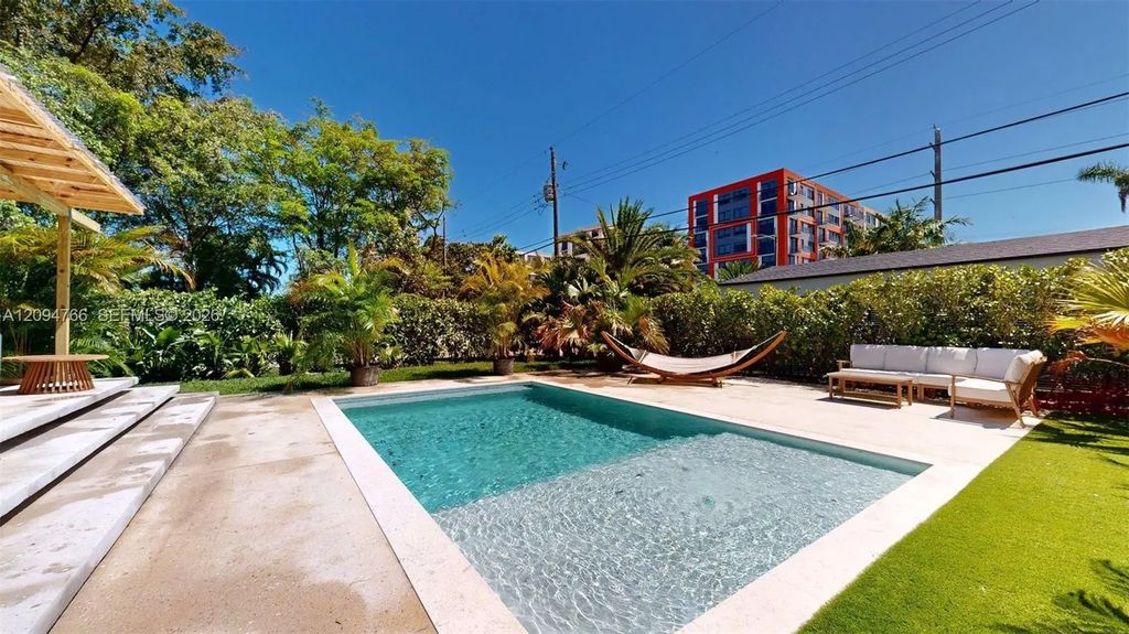 3800 Nw 12th Street, Miami