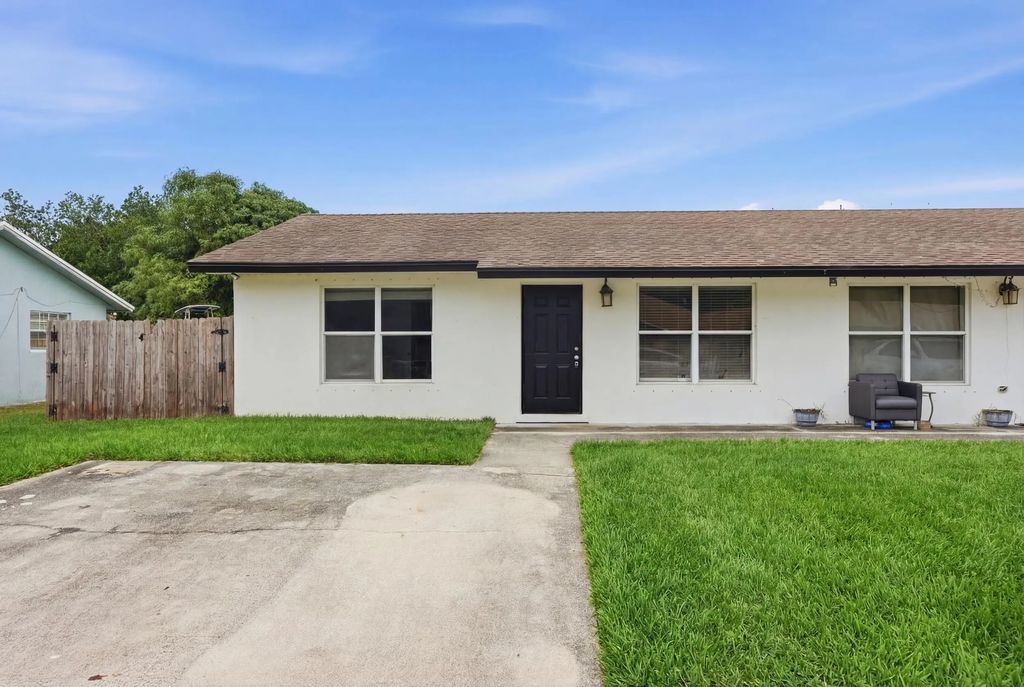 3847 Roan Court E, West Palm Beach