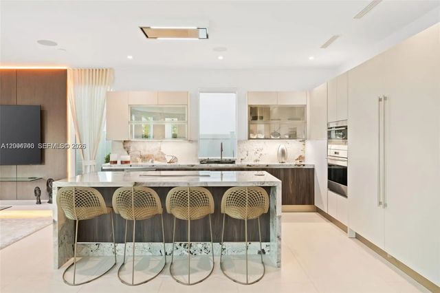 5 of 40 - 10561 Nw 67th Terrace, Doral, FL