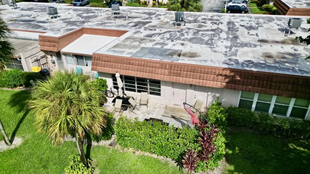3 of 17 - 5775 W Fernley Drive W #121, West Palm Beach, FL