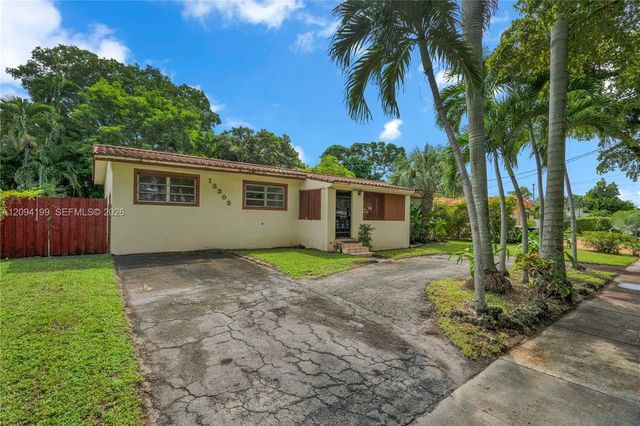 4 of 29 - 13205 Ne 2nd Avenue, North Miami, FL