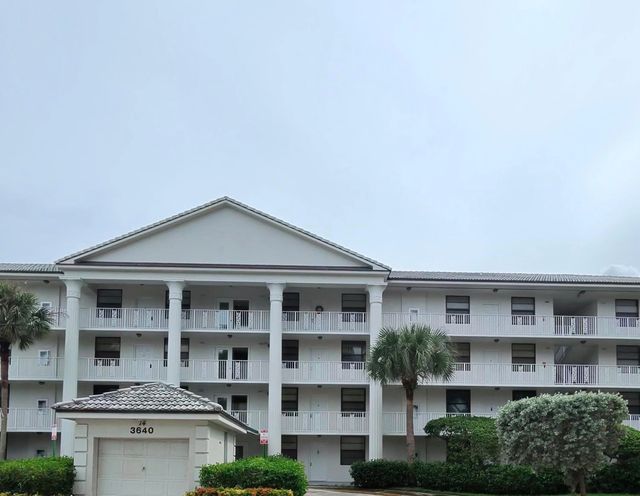 3640 Whitehall Drive #305, West Palm Beach