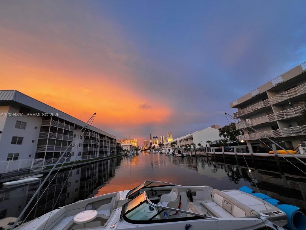 16851 Ne 35th Avenue #32, North Miami Beach