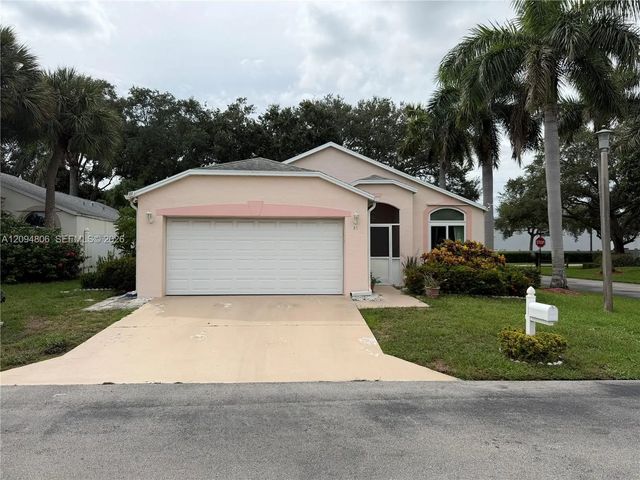 33 Bentwater Circle, Boynton Beach