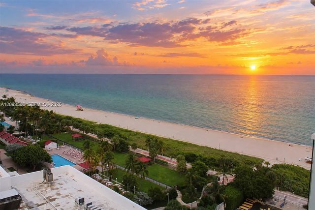 4 of 34 - 2457 Collins Avenue #1502, Miami Beach, FL