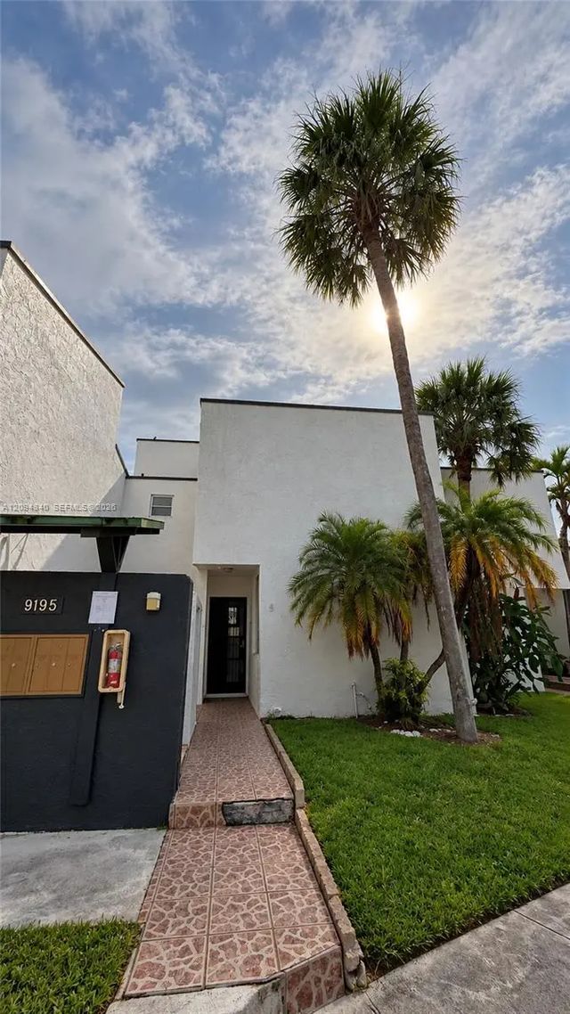 9195 Fontainebleau Boulevard #4, Miami