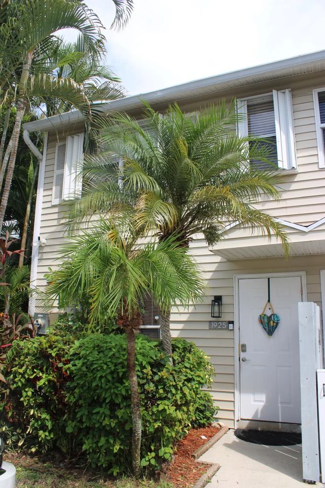 2 of 29 - 1925 Ne 15th Avenue #1925, Fort Lauderdale, FL