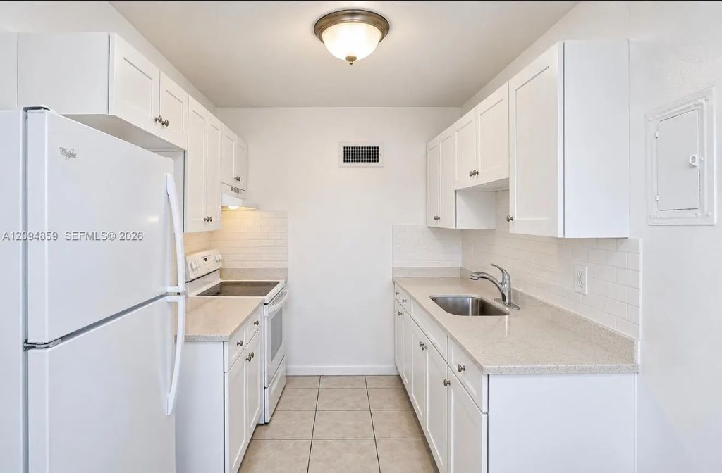 6487 W Flagler Street #9, Miami