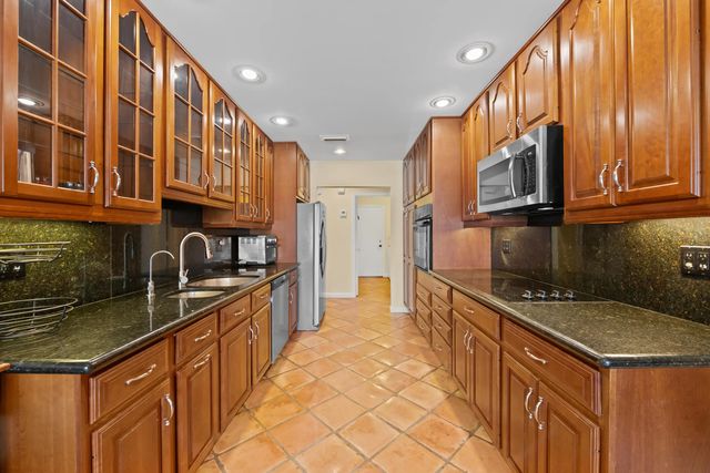 4 of 34 - 6760 Hollandaire Drive W, Boca Raton, FL