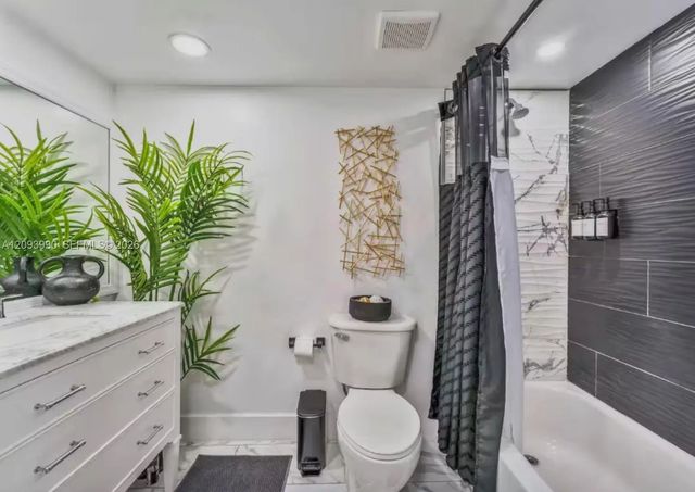 5 of 21 - 1200 Brickell Bay Drive #2610, Miami, FL