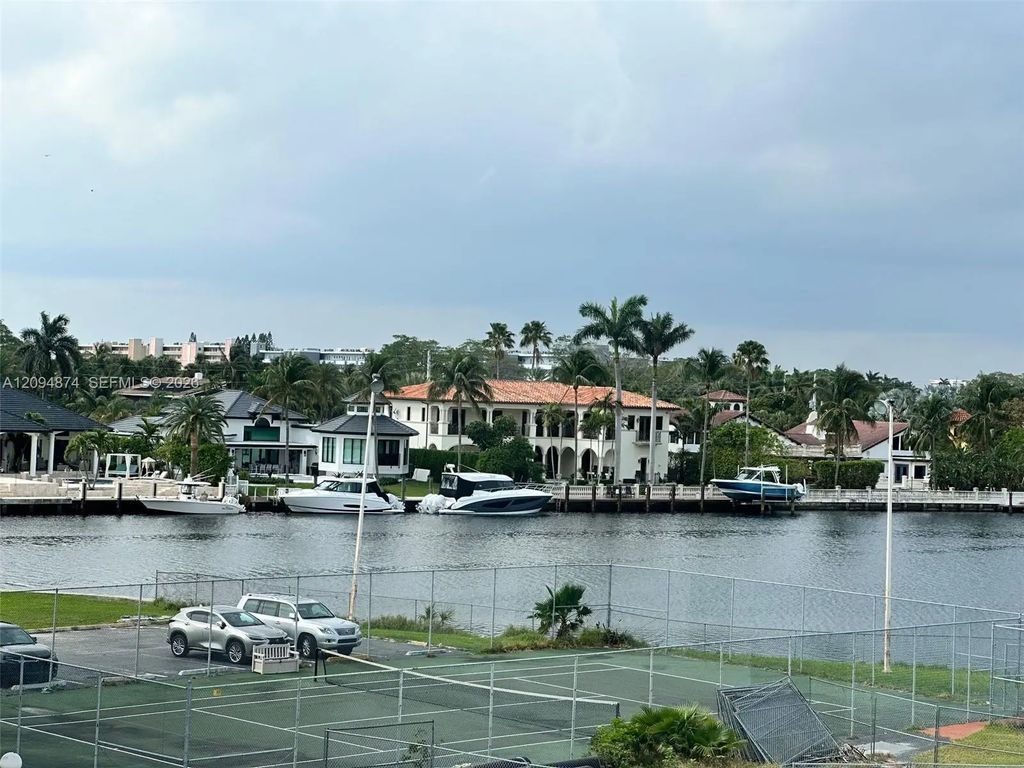 701 Three Islands Boulevard #414, Hallandale Beach